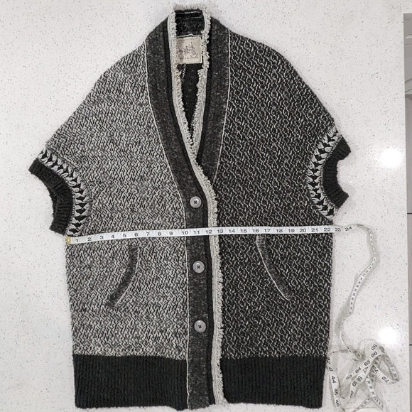 Angel Of The North By Anthropologie Wool Gray Cardigan Sweater Short Sleeve XS/S - Picture 4 of 10